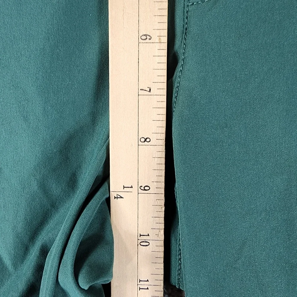 Kirkland Signature Ladies' Travel Pants Stretch Crop Womens‎ 4 Green 30x26 EUC